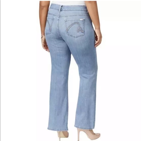 Melissa McCarthy Slimming Silhouette Flare Jeans - Picture 2 of 8